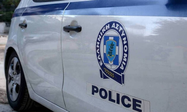 Αγριο ξύλο σε Βάρκιζα και Αργυρούπολη: Πέτρες σε λεωφορείο και σε αστυνομικούς - Δύο τραυματίες