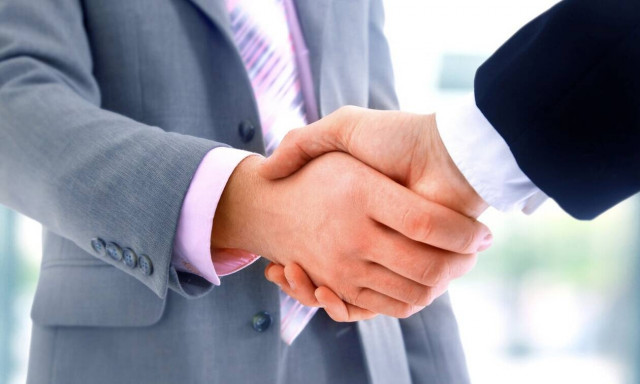 Κορονοϊός: Έφτασε το τέλος της χειραψίας; - «Δεν θα δώσουμε ποτέ ξανά τα χέρια»