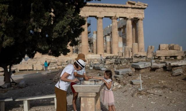 Κορονοϊός: «Ύμνοι» του ABC News για την Ελλάδα: «Ο απρόσμενος ήρωας στη μάχη κατά της πανδημίας»