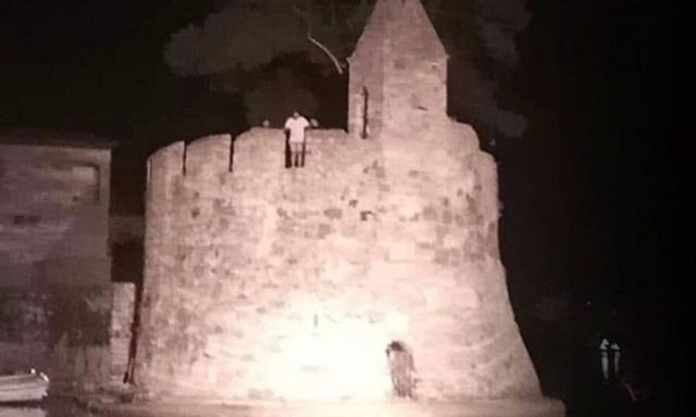 Σοκ στη Ναύπακτο: Πώς ο 17χρονος γλίτωσε από βέβαιο θάνατο - Έπεσε με το κεφάλι για ένα στοίχημα