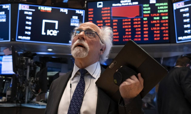 Κλείσιμο με πτώση στη Wall Street - Μικτές τιμές στο πετρέλαιο