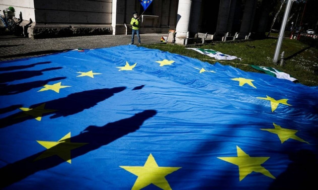 «Πράσινο φως» για το Πρόγραμμα SURE ύψους 100 δισ. για την ανεργία