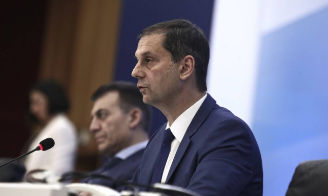 Θεοχάρης: Χωρίς τεστ και καραντίνα οι τουρίστες από το εξωτερικό - Όλο το σχέδιο για τον τουρισμό