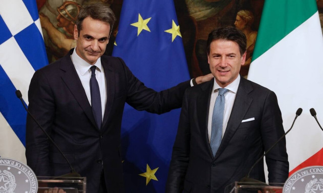 Τηλεφωνική συνομιλία Μητσοτάκη - Κόντε: Σημαντικό βήμα για την ΕΕ η πρόταση Μέρκελ- Μακρόν 