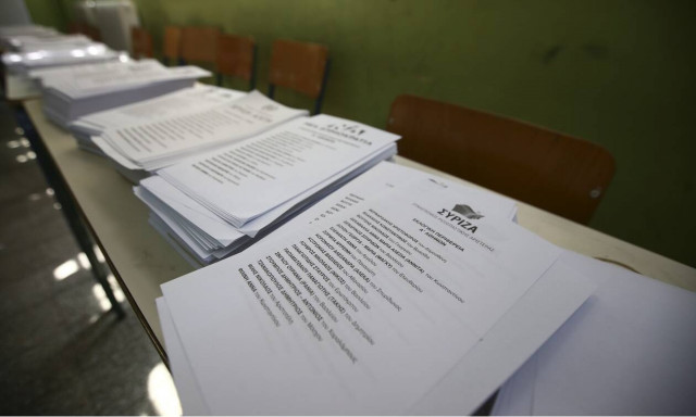 Δημοσκόπηση MRB: Double score για ΝΔ και Μητσοτάκη - Τι λένε οι πολίτες για σχολεία και εκλογές