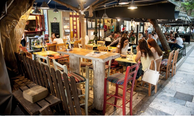 Οι παρεμβάσεις Μητσοτάκη στην οικονομία - Από τον ΦΠΑ στην εστίαση στο σχέδιο για τον τουρισμό