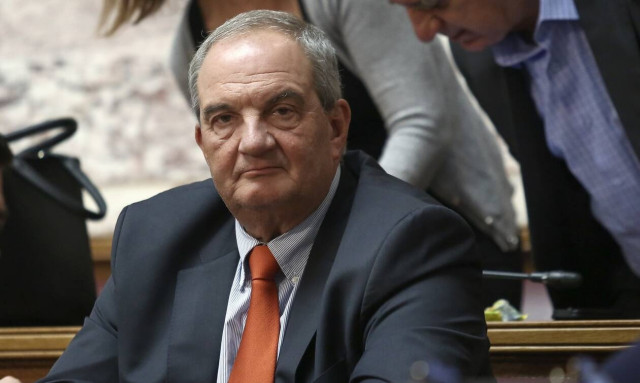 Αγνώριστος ο Κώστας Καραμανλής - Δείτε πώς εμφανίστηκε στη Βουλή