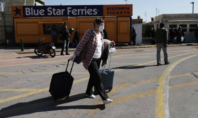 Άρση μέτρων: «Μία ανάσα» πριν την ελεύθερη μετακίνηση σε όλα τα νησιά – Οι νέοι κανόνες