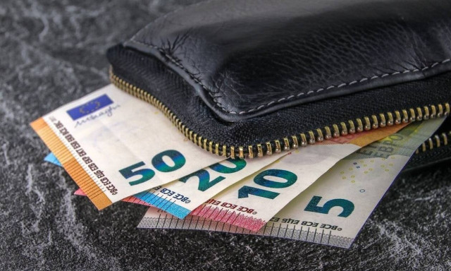 Επίδομα 534 ευρώ: Ποιοι πρέπει να υποβάλουν τροποποιητική δήλωση