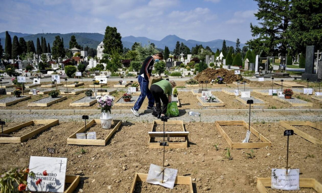 Κορονοϊός στην Ιταλία: Οι νεκροί μπορεί να είναι 20.000 περισσότεροι από την επίσημη καταγραφή