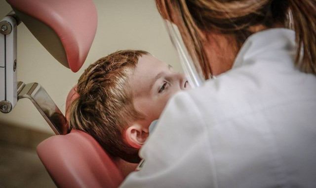 Κορονοϊός: Μέσα προστασίας, τεστ αντισωμάτων και ένταξη στα μέτρα στήριξης ζητούν οι οδοντίατροι 