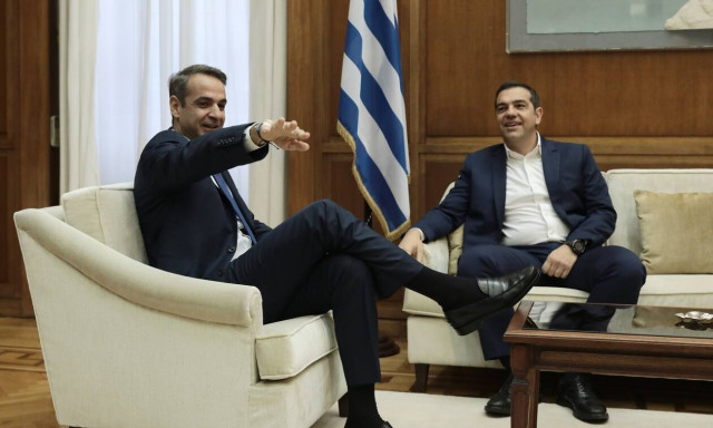 Από το σχέδιο διάσωσης της Οικονομίας στην πολιτική αντιπαράθεση για την μείωση μισθών