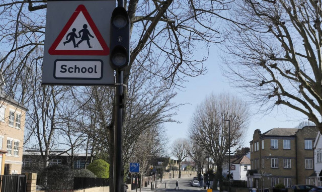 Βρετανία: Ανησυχία για μετάδοση του κορονοϊού σε μαθητές – Καταλογίζουν αδιαφορία στον Τζόνσον