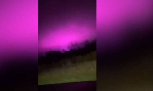 Απόκοσμο θέαμα: Ο ουρανός έγινε ροζ σε ένα και μοναδικό σημείο