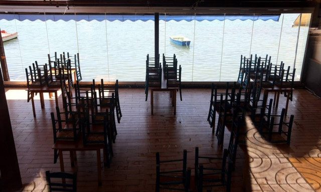 Εστίαση: Αντίστροφη μέτρηση για το άνοιγμα καφέ και εστιατορίων – Πυρετώδεις προετοιμασίες