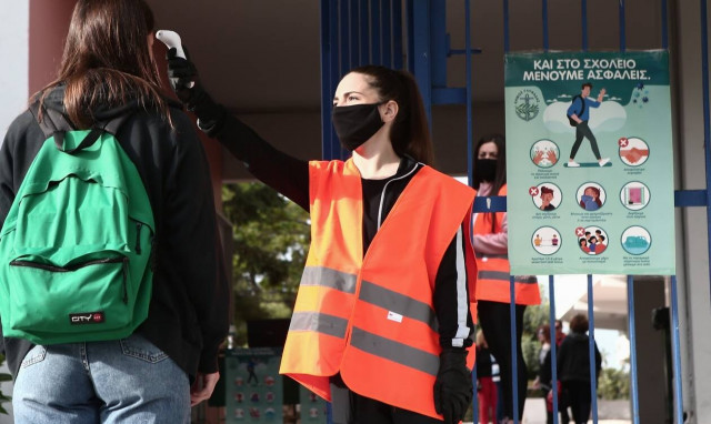 Δημοτικά σχολεία: «Πράσινο φως» για το άνοιγμά τους - Τι αναφέρουν οι λοιμωξιολόγοι