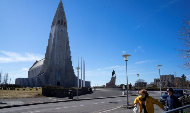 Κορονοϊός Ισλανδία: Ανοίγουν και πάλι μπαρ, γυμναστήρια και νυχτερινά κέντρα