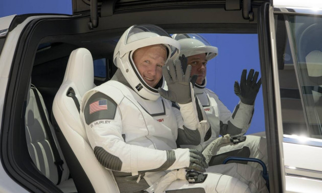 SpaceX: Ακυρώθηκε η ιστορική εκτόξευση της πρώτης επανδρωμένης αποστολής