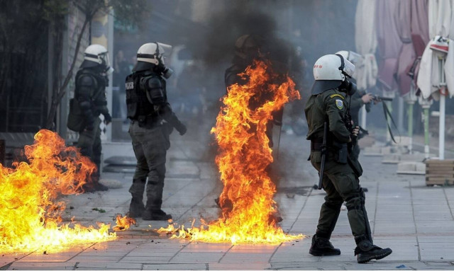 Η βία, η Αστυνομία και ο αλα καρτ ανθρωπισμός 