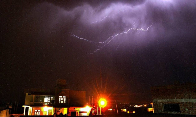 Ραγίζει καρδιές ο σύζυγος της 52χρονης που σκοτώθηκε από κεραυνό (video)