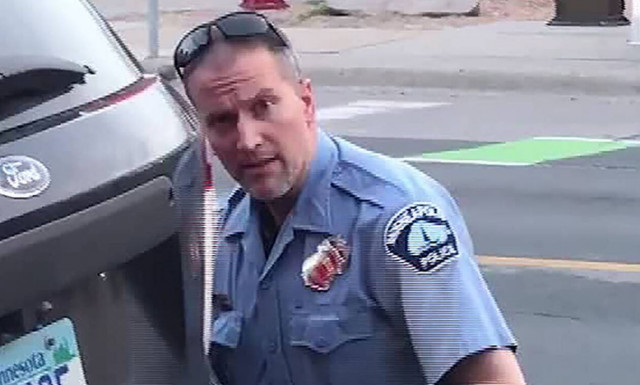 Μινεάπολη: Συνελήφθη ο αστυνομικός που δολοφόνησε τον Τζορτζ Φλόιντ