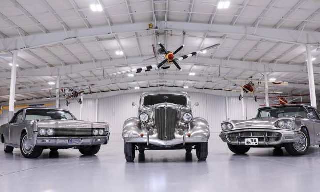 Για ποιο λόγο αυτά τα Ford έχουν αμάξωμα από γυμνό μέταλλο;