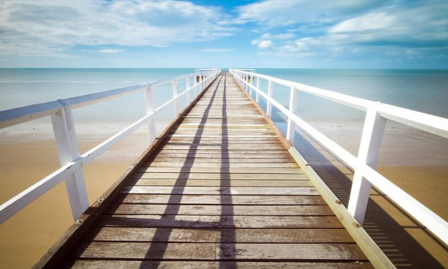 Πάρκαρε το αμάξι στην παραλία - Δείτε πού το βρήκε όταν πήγε να το πάρει (pics)