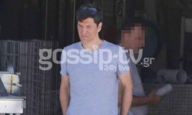 Πού εντοπίσαμε τον Σάκη Ρουβά και δεν το πιστεύαμε! (photos)