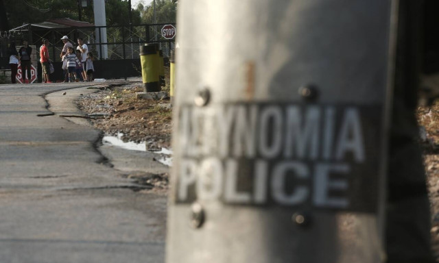 Άγρια επεισόδια στην Μαλακάσα - Χημικά σε κατοίκους που διαμαρτύρονται για τους μετανάστες