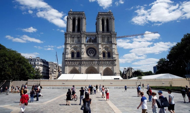 Παναγία των Παρισίων: Ανοίγει ο προαύλιος χώρος του ναού-Πρώτη φορά μετά την καταστροφική πυρκαγιά 