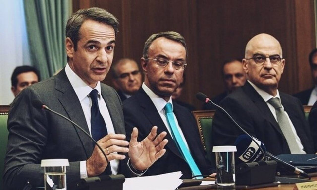 Πιστεύετε ότι ο πρωθυπουργός πρέπει να προχωρήσει σε ανασχηματισμό; 