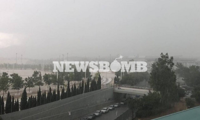 Καιρός ΤΩΡΑ: Δείτε βίντεο και φωτογραφίες από τη σφοδρή καταιγίδα και το χαλάζι στην Αττική