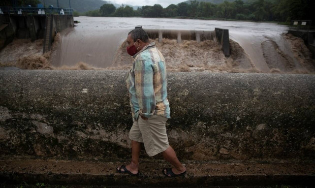 Ελ Σαλβαδόρ: Η τροπική καταιγίδα Αμάντα σάρωσε τα πάντα στο πέρασμα της - Είκοσι νεκροί