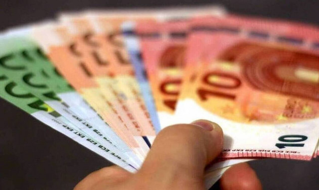 Μείωση εισφορών: Ποιοι μισθοί αυξάνονται έως 27 ευρώ από σήμερα - Τα οφέλη για τους εργοδότες 