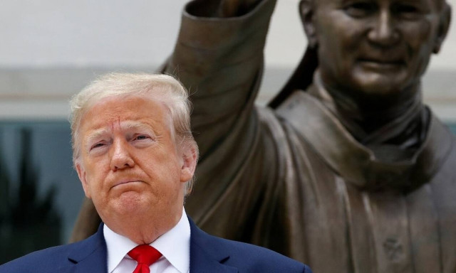 Τραμπ: Πήγα «για επιθεώρηση» στο καταφύγιο – Δεν ζήτησα να απομακρυνθούν διαδηλωτές