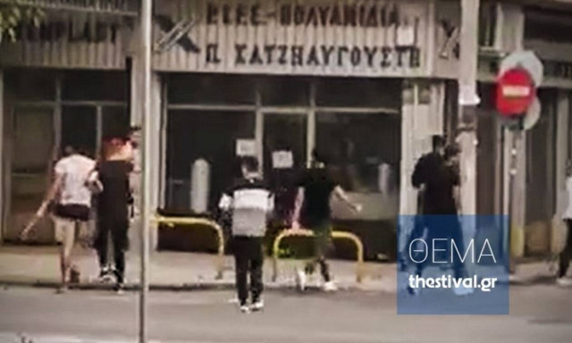 Θεσσαλονίκη: Άγριο ξύλο στη μέση του δρόμου - Σκληρές εικόνες