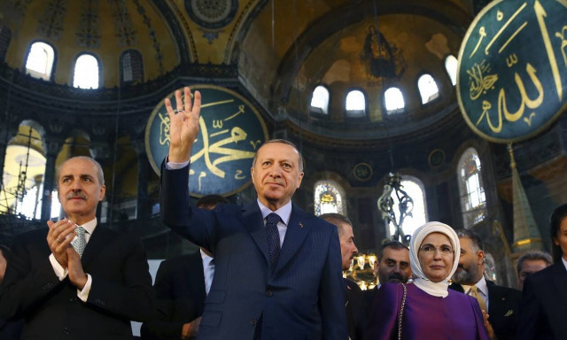 Αγία Σοφία - Νέα πρόκληση Ερντογάν: Θέλει δημοψήφισμα για να την κάνει τζαμί