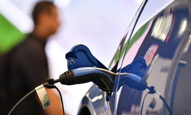 Ηλεκτρικά αυτοκίνητα: Δείτε τα κίνητρα - Έως 8.000 ευρώ επιδότηση για ταξί