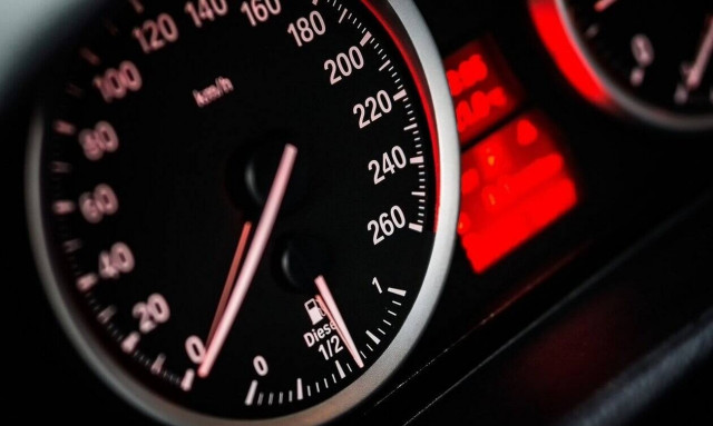 Αγόρασε αμάξι σε δημοπρασία – «Πάγωσε» με αυτό που βρήκε μέσα (pis)