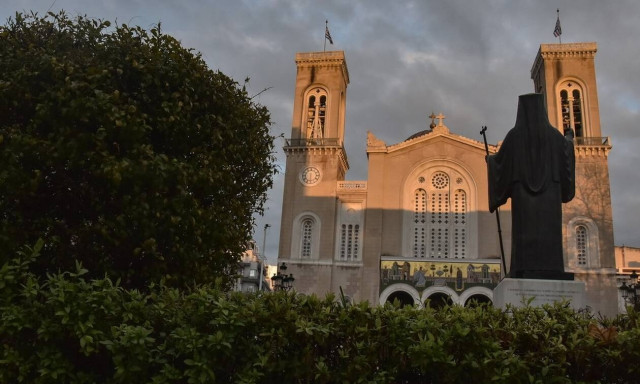 Η Κυριακή της Πεντηκοστής στη Μητρόπολη Αθηνών (vid)