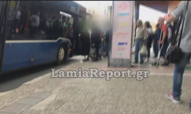 Λαμία: Έδειραν τον οδηγό όταν τους ζήτησε να πληρώσουν και να βάλουν μάσκα