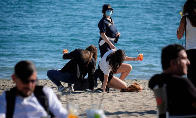 Κορονοϊός Ιταλία: «Ο συναγερμός, θα λήξει όταν βρεθεί εμβόλιο»,λέει ειδικός