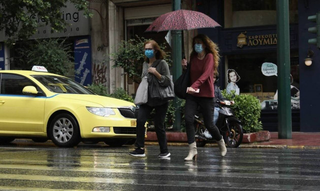 Καιρός: Τοπικές βροχές με άνοδο της θερμοκρασίας και σκόνη - Πού θα βρέξει