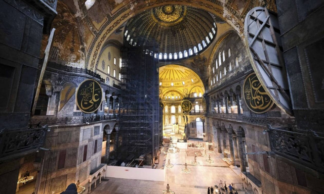 Αγιά Σοφιά: Απανωτές τουρκικές προκλήσεις -Θα ακουστεί εζάν και όχι καμπάνα