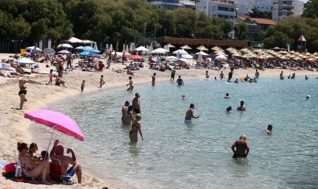 Κορονοϊός και καλοκαίρι: Αμφιβολίες για το αν η ζέστη θα περιορίσει τον ιό
