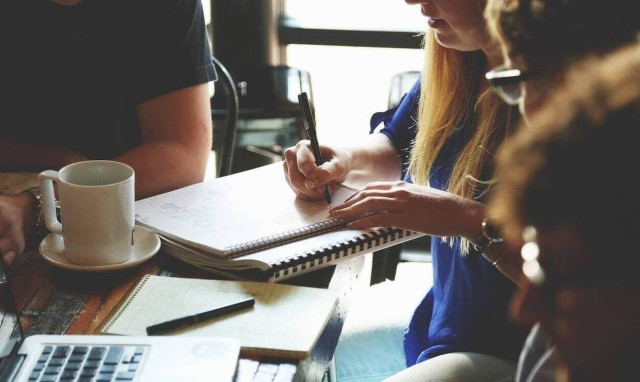 Greek employers cautious over hiring plans, Manpower survey shows	