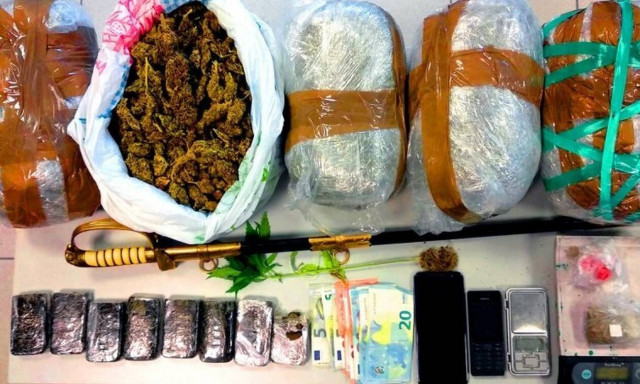 «Ντου» της ΕΛ.ΑΣ σε σπίτι με ναρκωτικά στο Βόλο