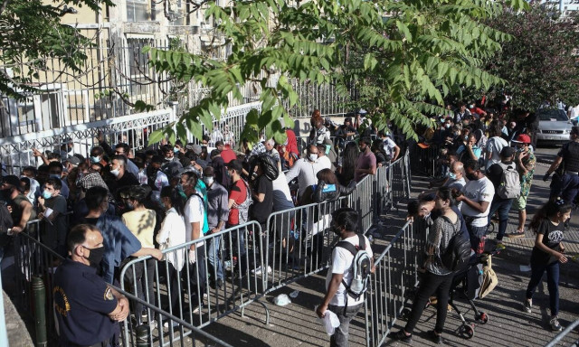 Υγειονομική βόμβα στην Υπηρεσία Ασύλου - Ακραίος συνωστισμός από μετανάστες