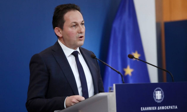 ΣΥΡΙΖΑ κατά Πέτσα: Να παραιτηθεί για τις χρηματοδοτήσεις στα ΜΜΕ