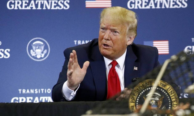 Τραμπ: Να απαγορευτεί η χρήση του κεφαλοκλειδώματος από την αστυνομία 